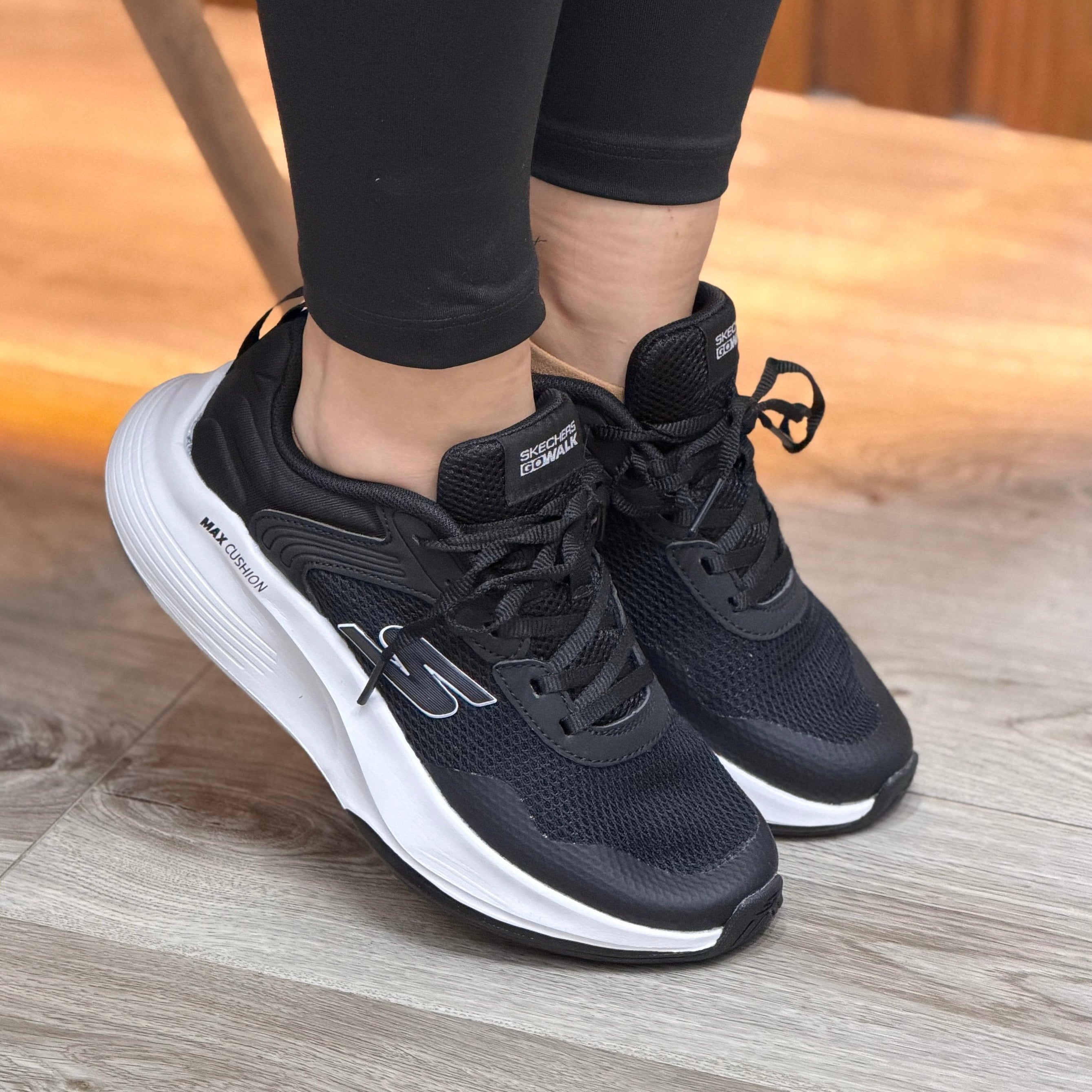 SKECHERS GO WALK