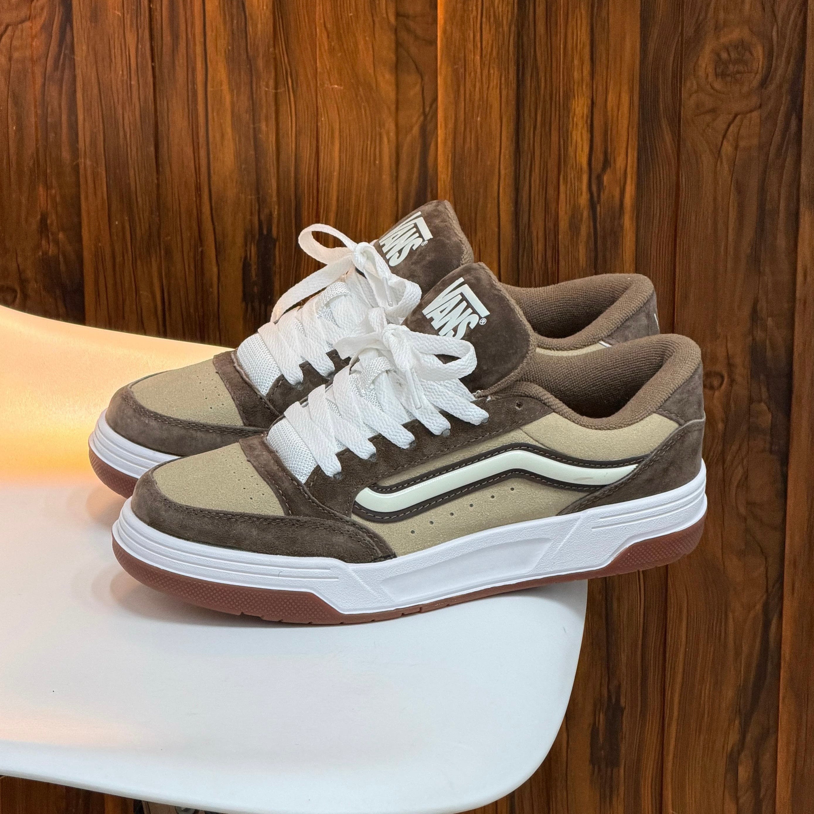 VANS HYLANE