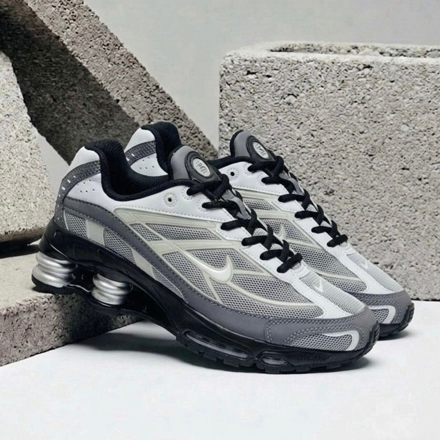 NIKE SHOX SUPREME