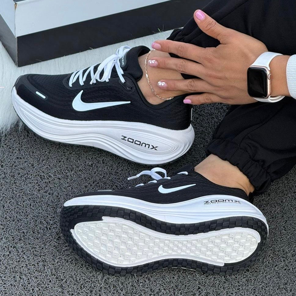 NIKE VOMERO 18 ZOOMX