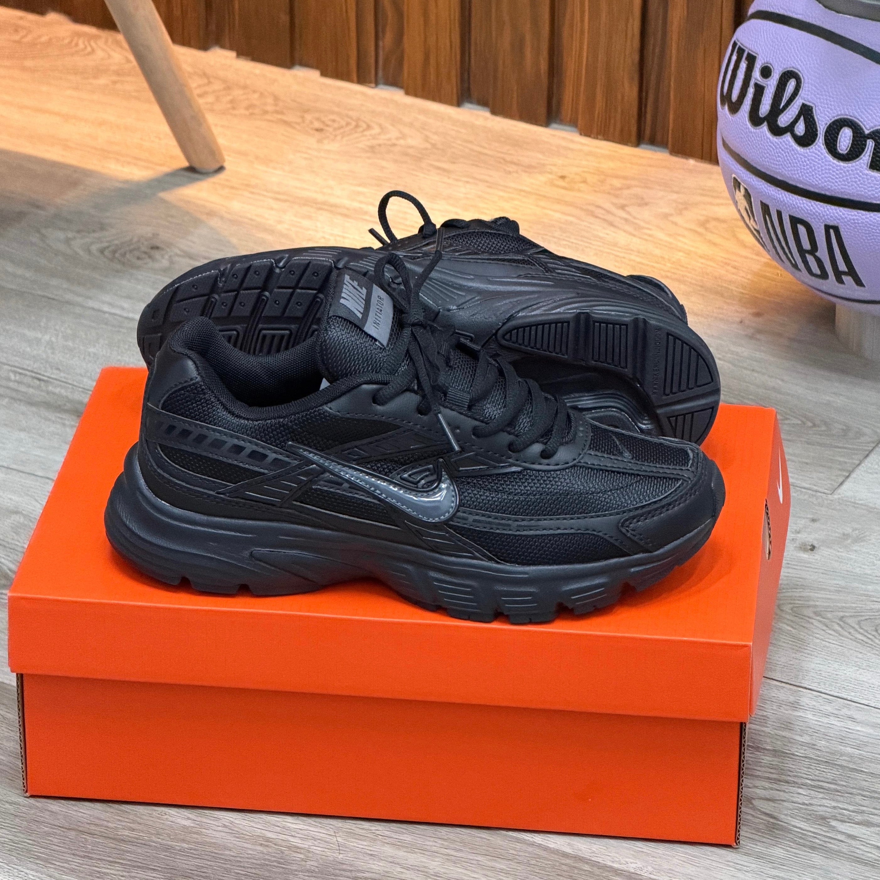 NIKE INITIATOR - HOMBRE