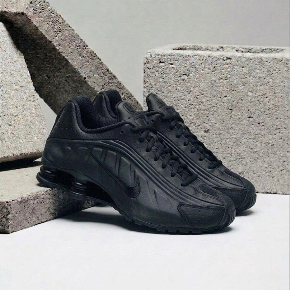 NIKE SHOX