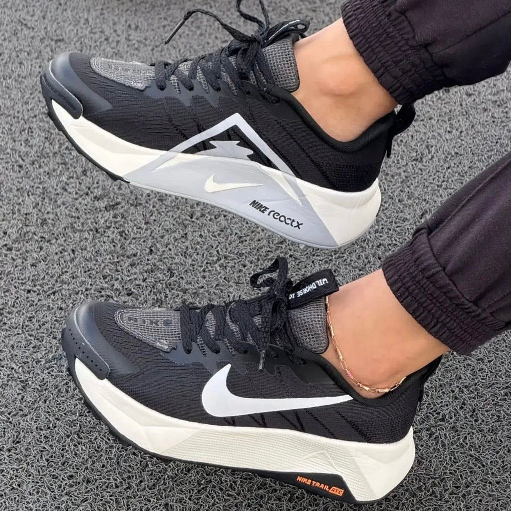 NIKE PEGASUS TRAIL - DAMA