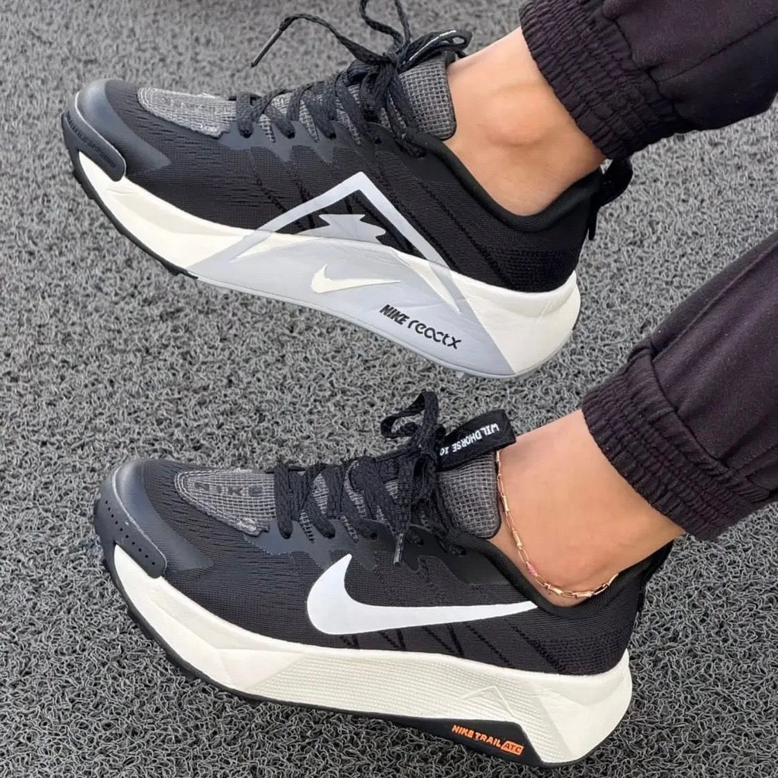 NIKE PEGASUS TRAIL - DAMA