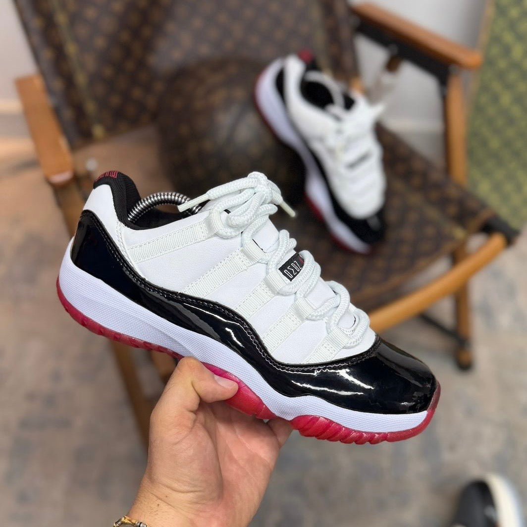 AIR JORDAN 11 - HOMBRE