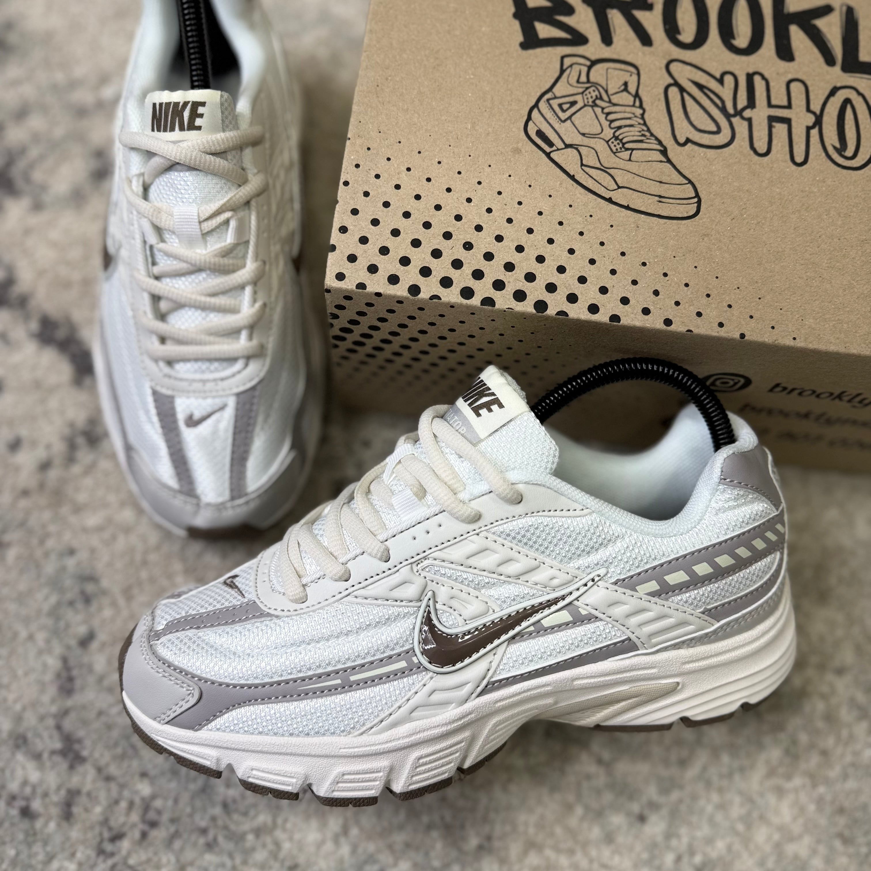 NIKE INITIATOR - NUDE