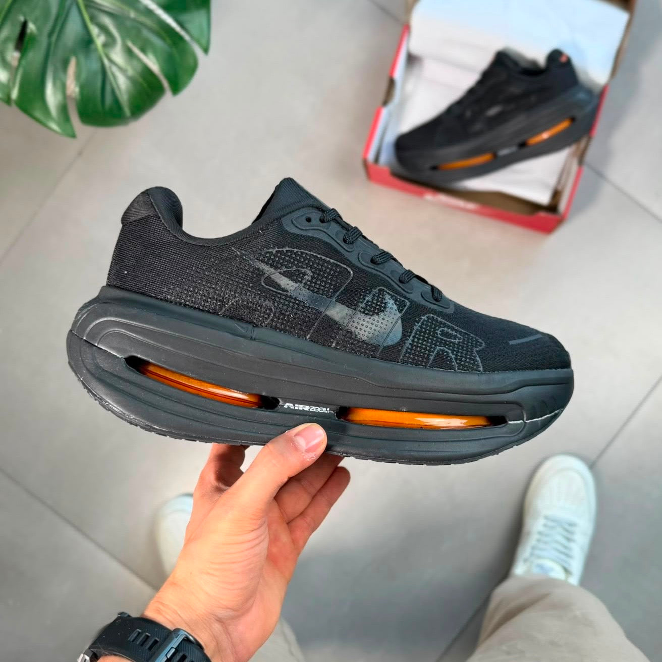 NIKE VOMERO PREMIUM - HOMBRE