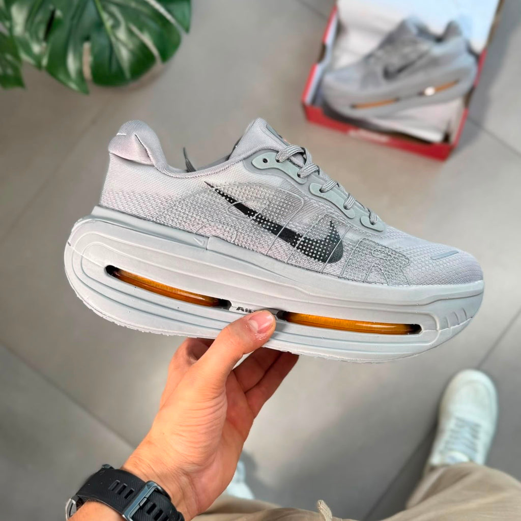 NIKE VOMERO PREMIUM - HOMBRE