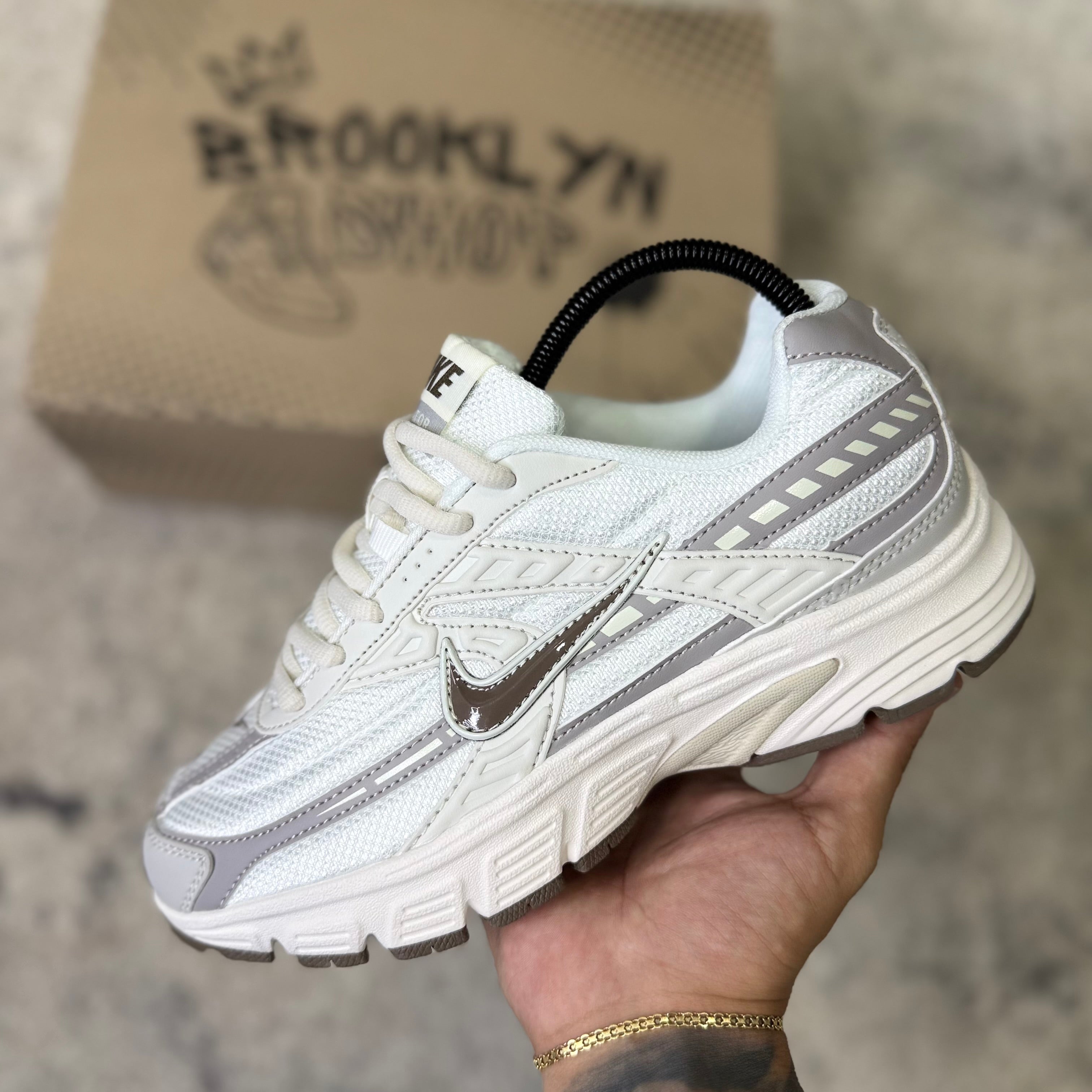 NIKE INITIATOR - NUDE
