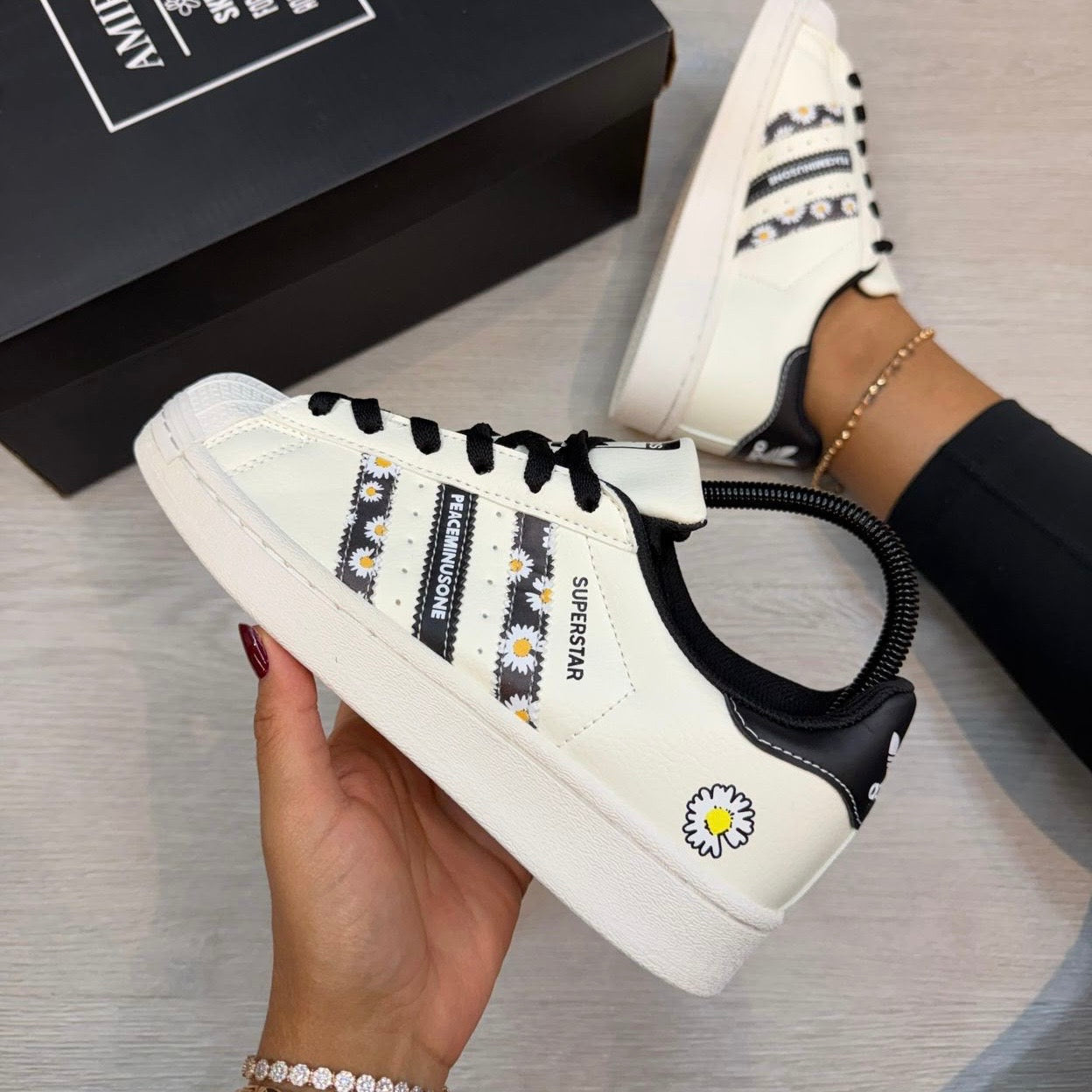ADIDAS SUPERSTAR