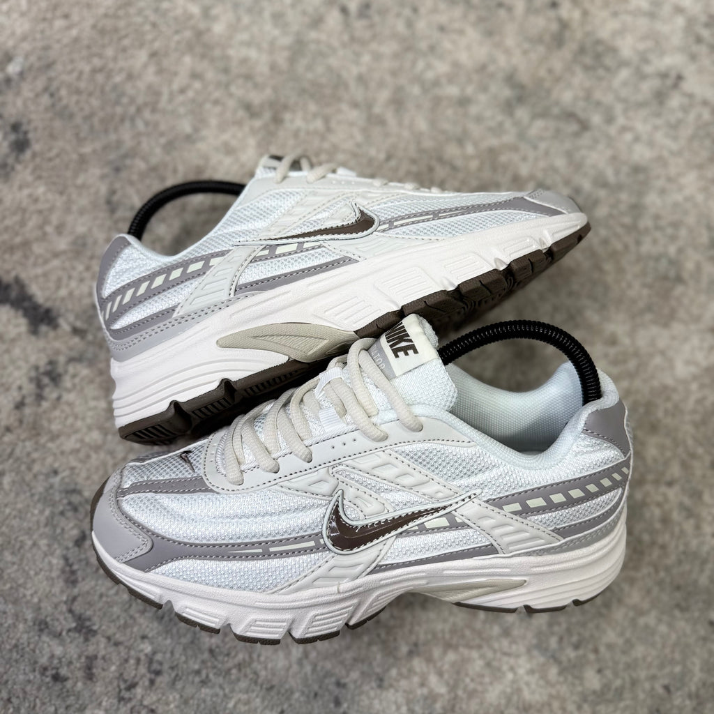 NIKE INITIATOR - NUDE