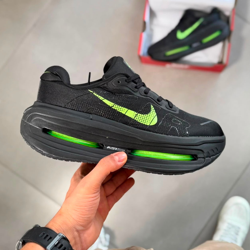 NIKE VOMERO PREMIUM - HOMBRE