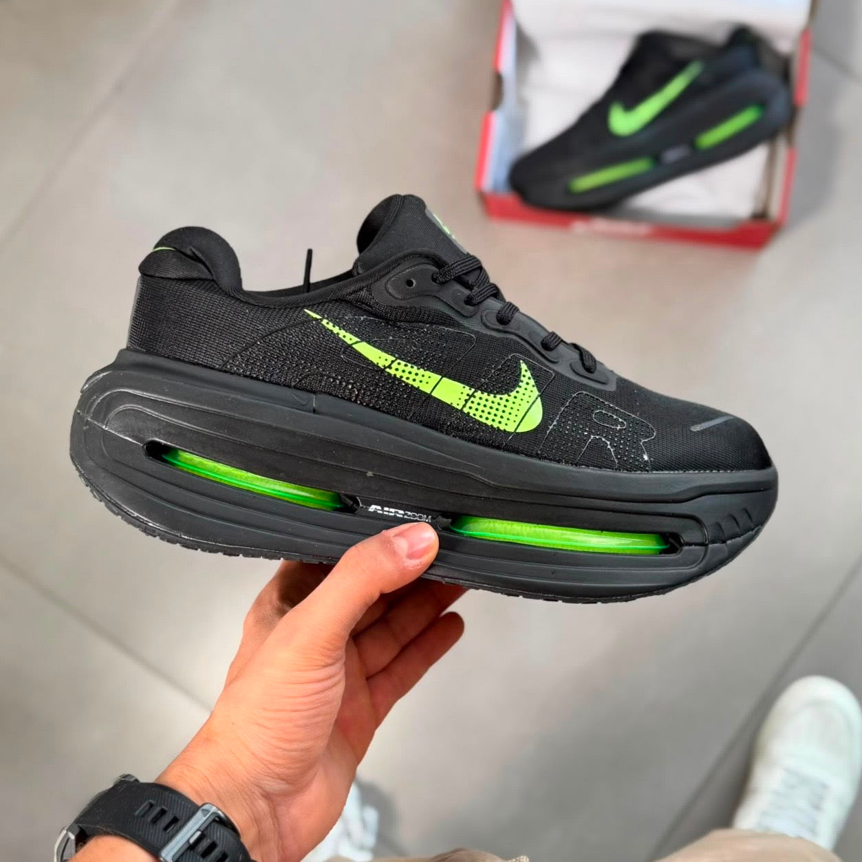NIKE VOMERO PREMIUM - HOMBRE