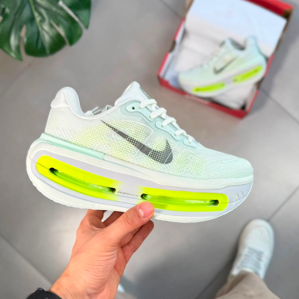 NIKE VOMERO PREMIUM - HOMBRE