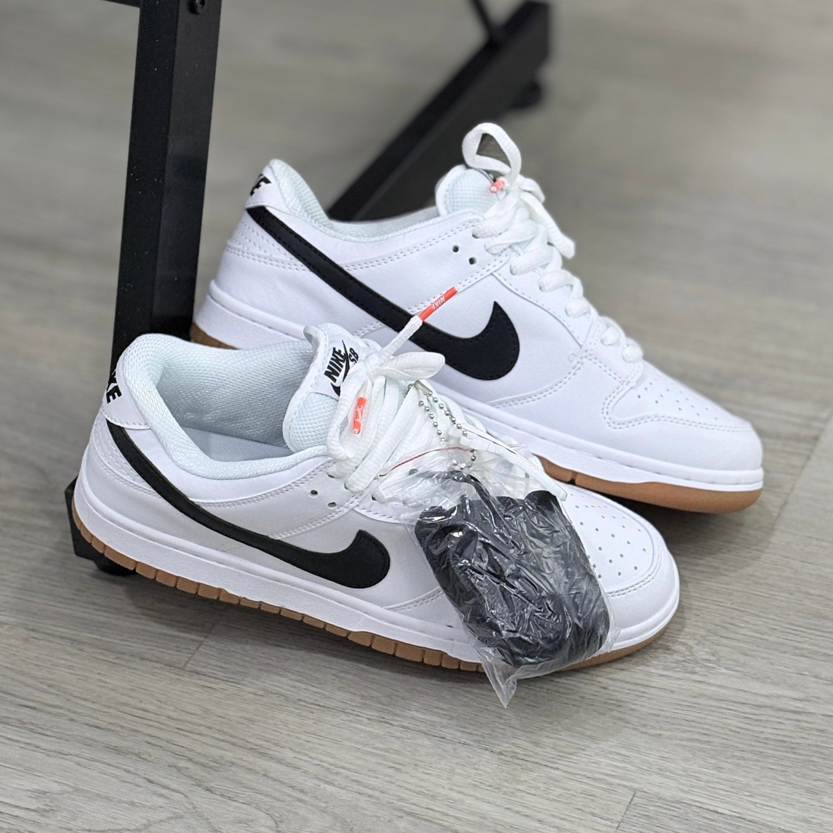 NIKE SB DUNK