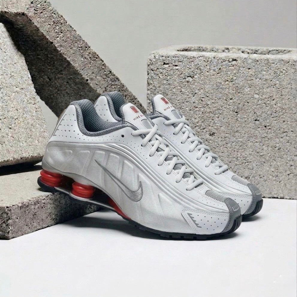NIKE SHOX