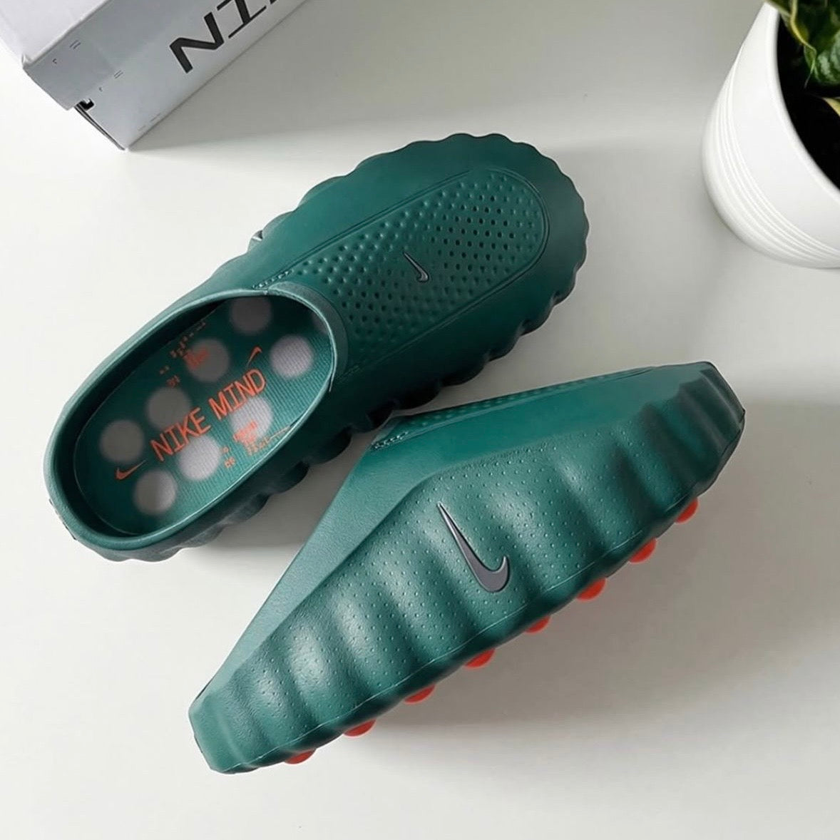 NIKE MIND 001