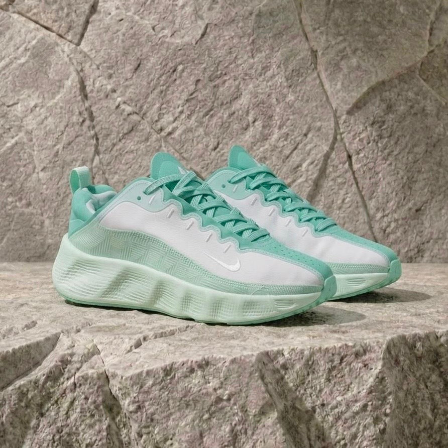 NIKE AVA ROVER