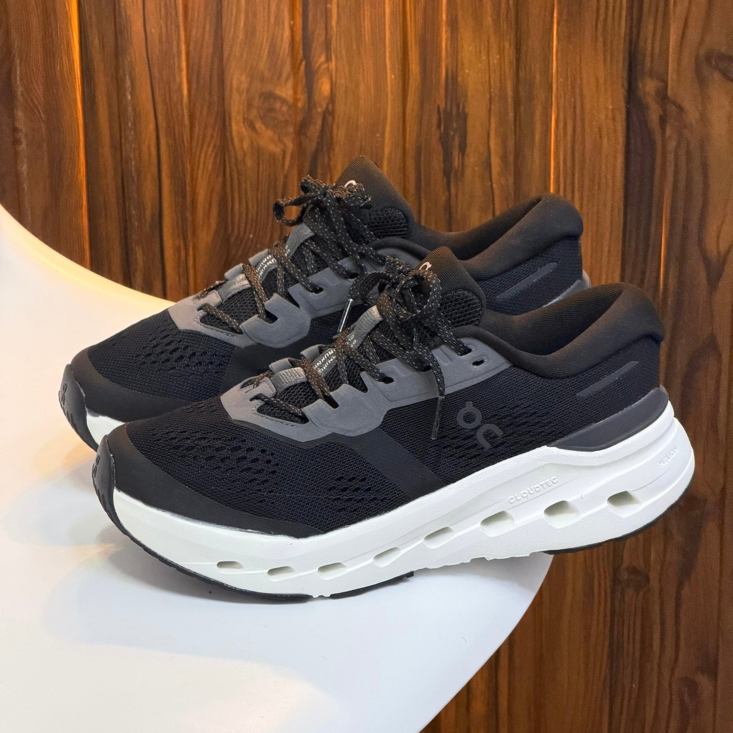 ON CLOUDRUNNER 3