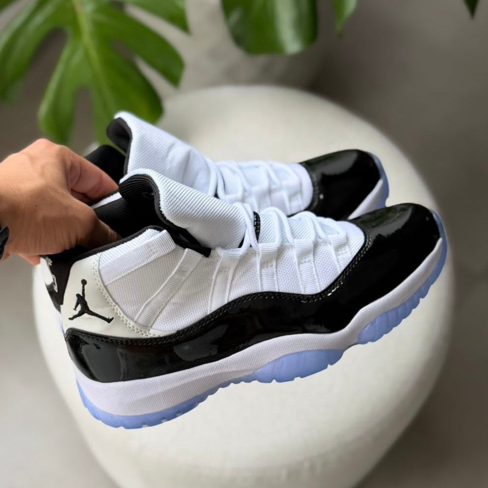 AIR JORDAN RETRO 11