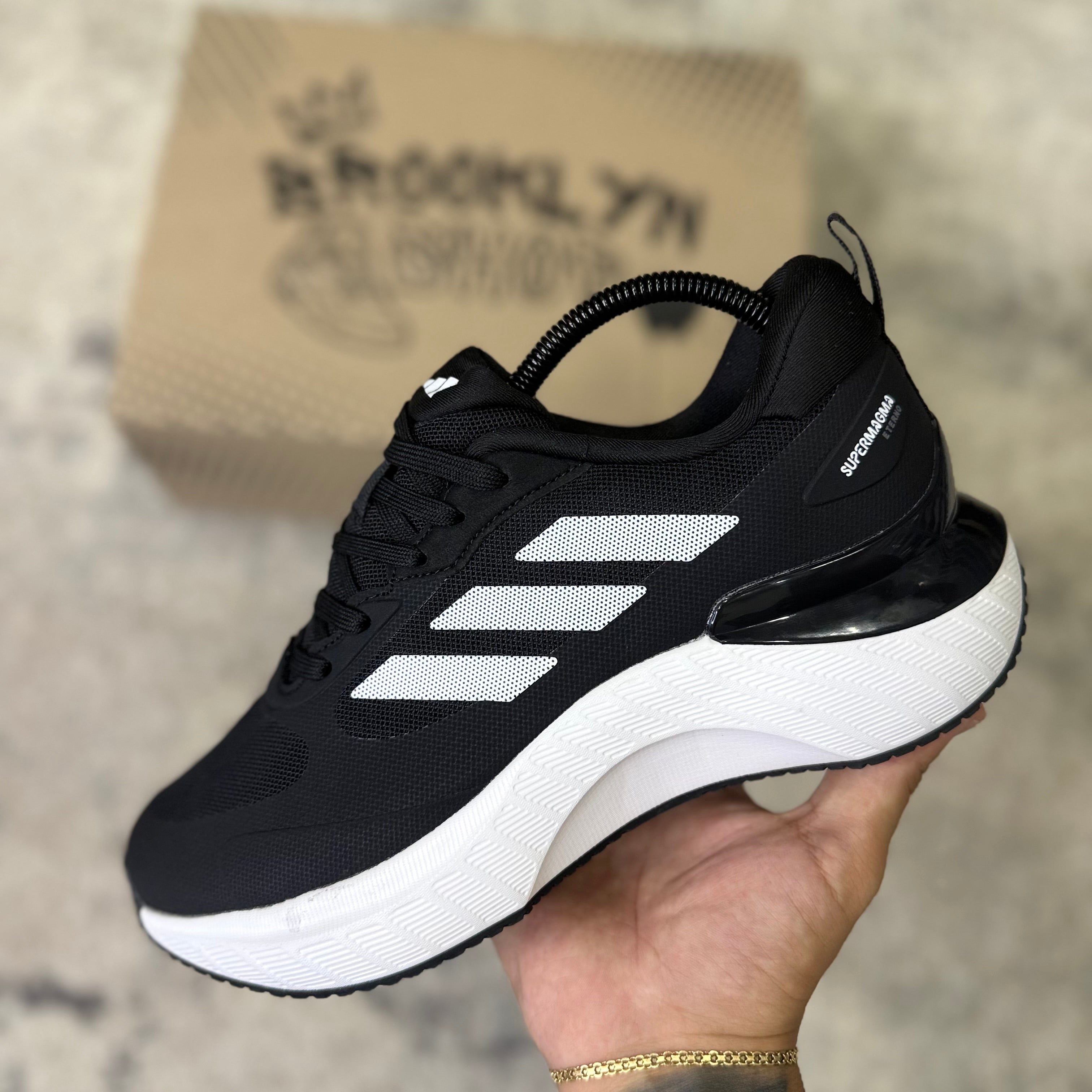 ADIDAS SUPERMAGNA