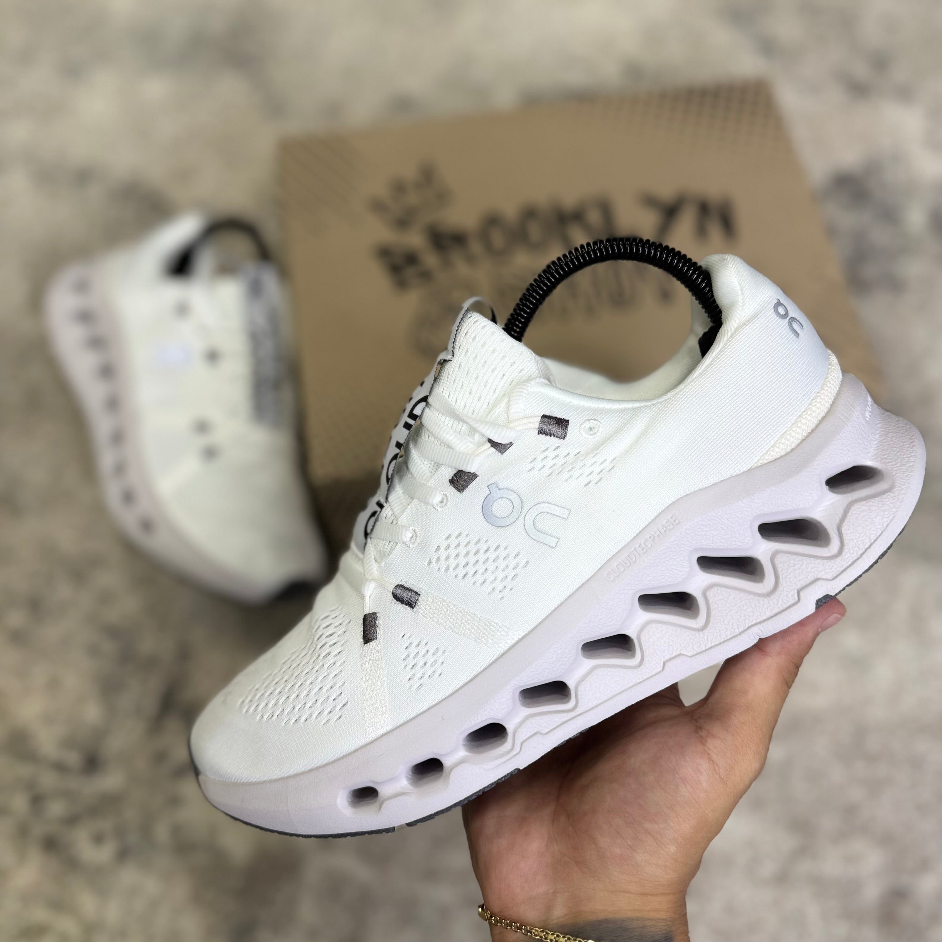ON CLOUDRUNNER - BLANCO