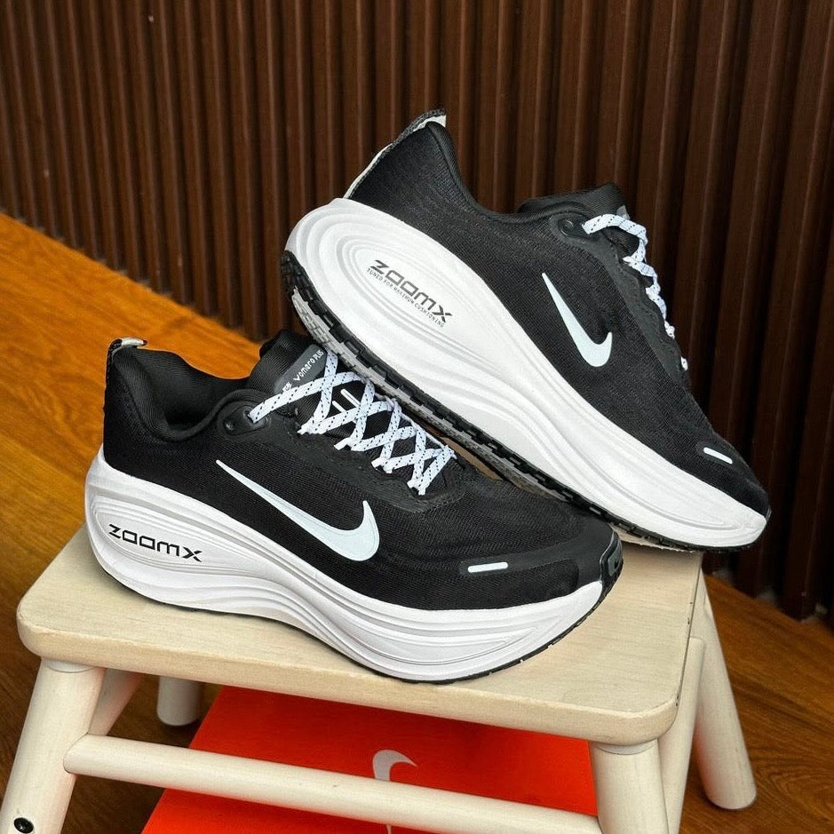 NIKE VOMERO 18 - PLUS