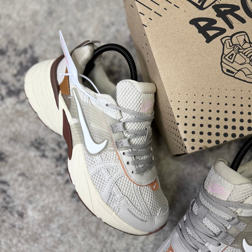 NIKE V2K RUN
