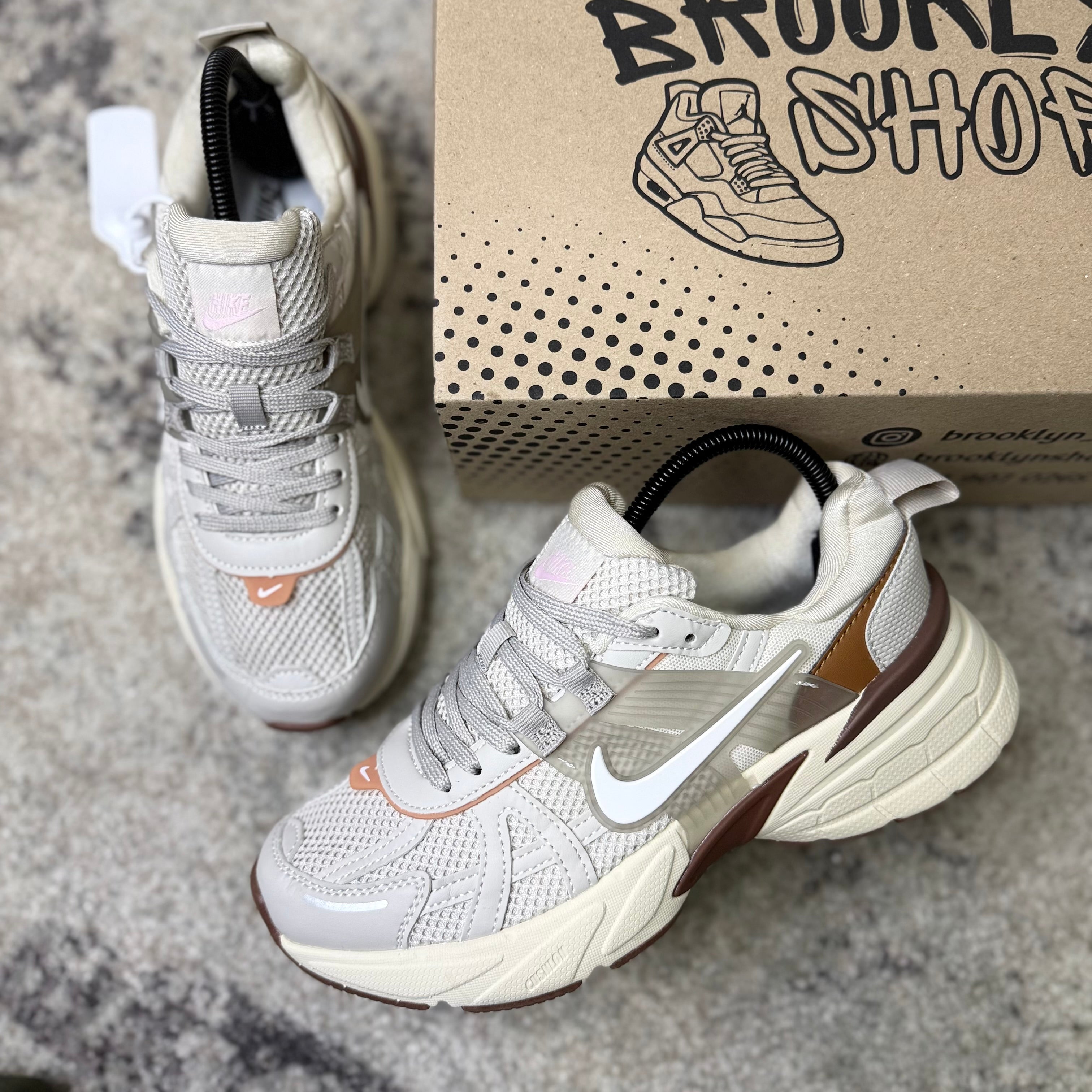 NIKE V2K RUN