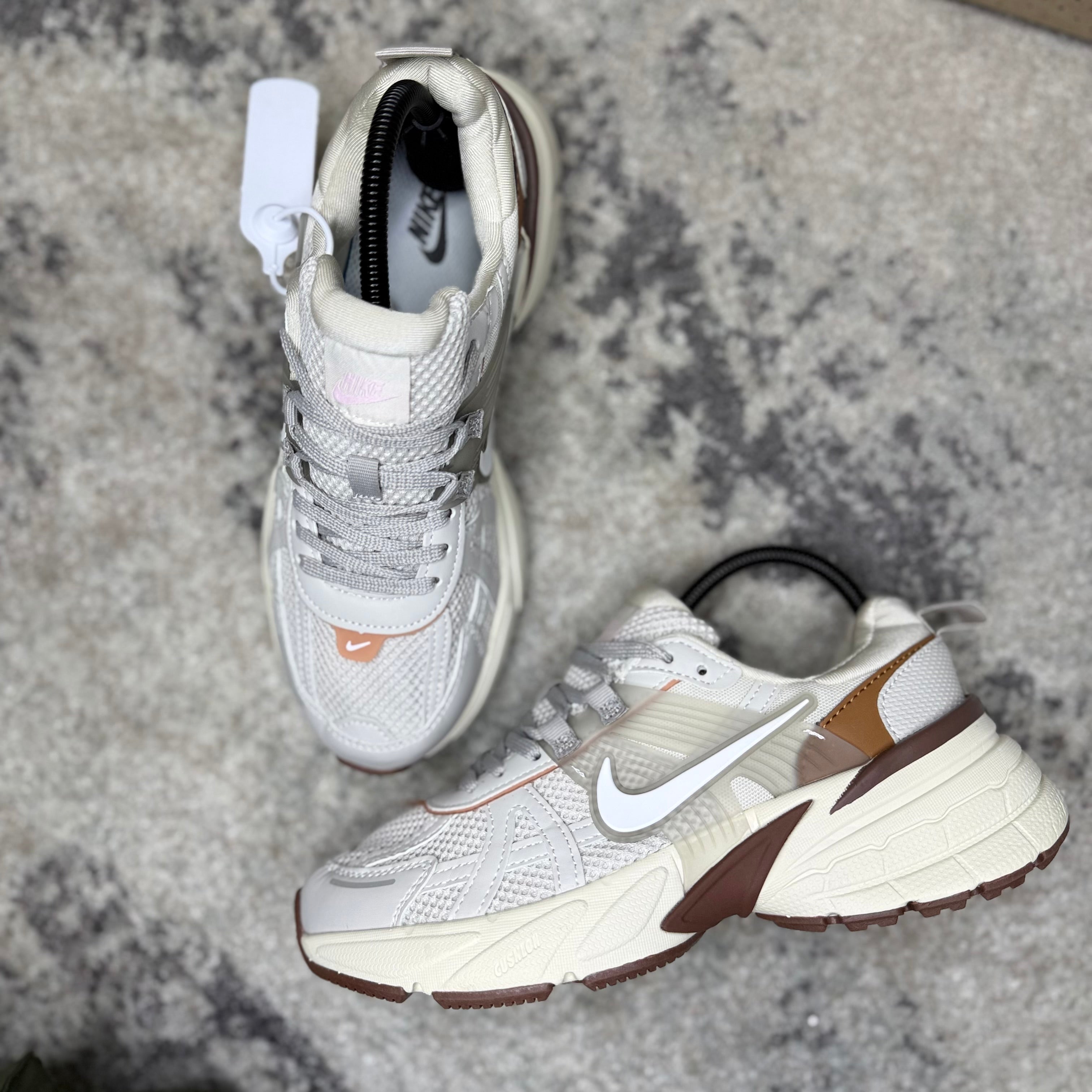 NIKE V2K RUN