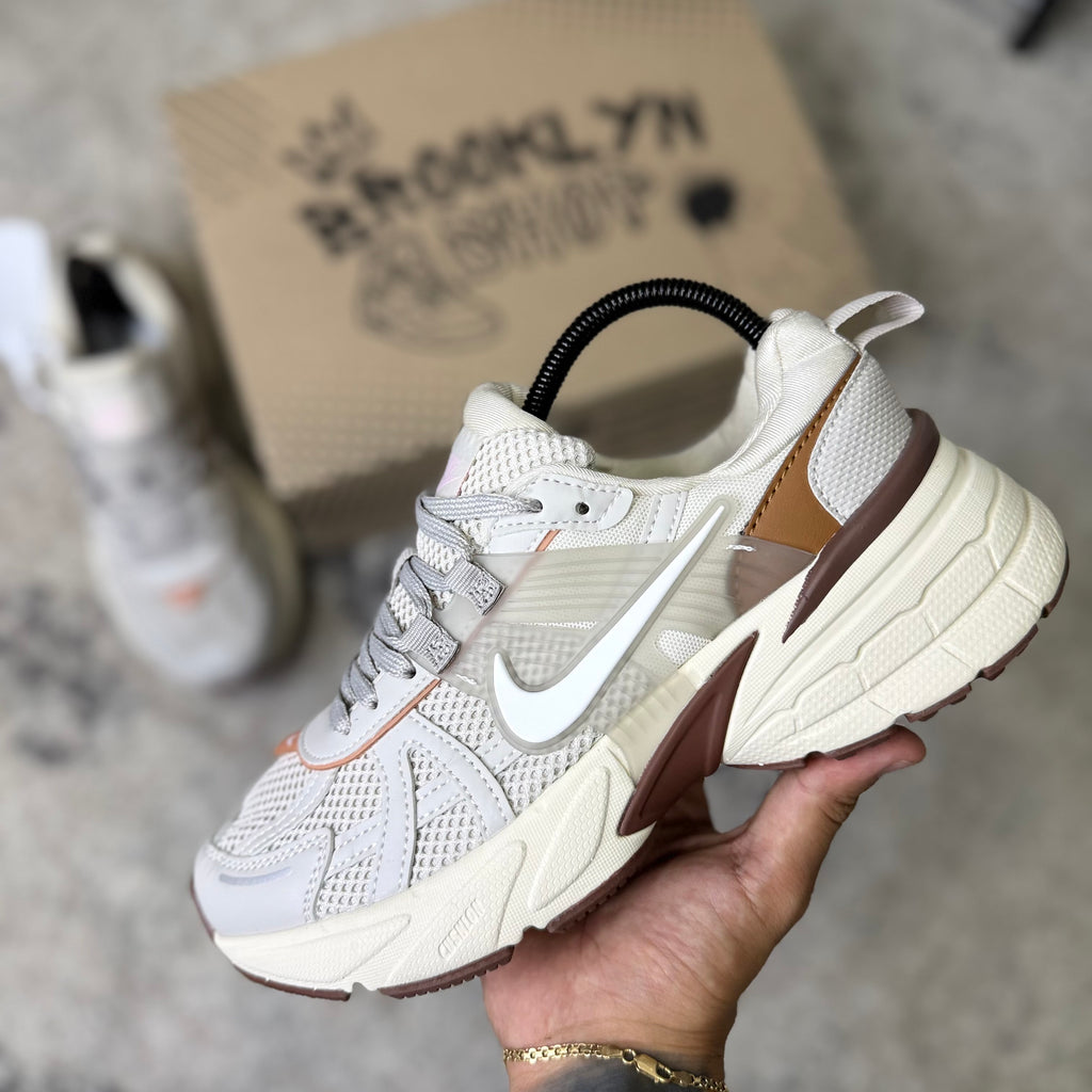 NIKE V2K RUN