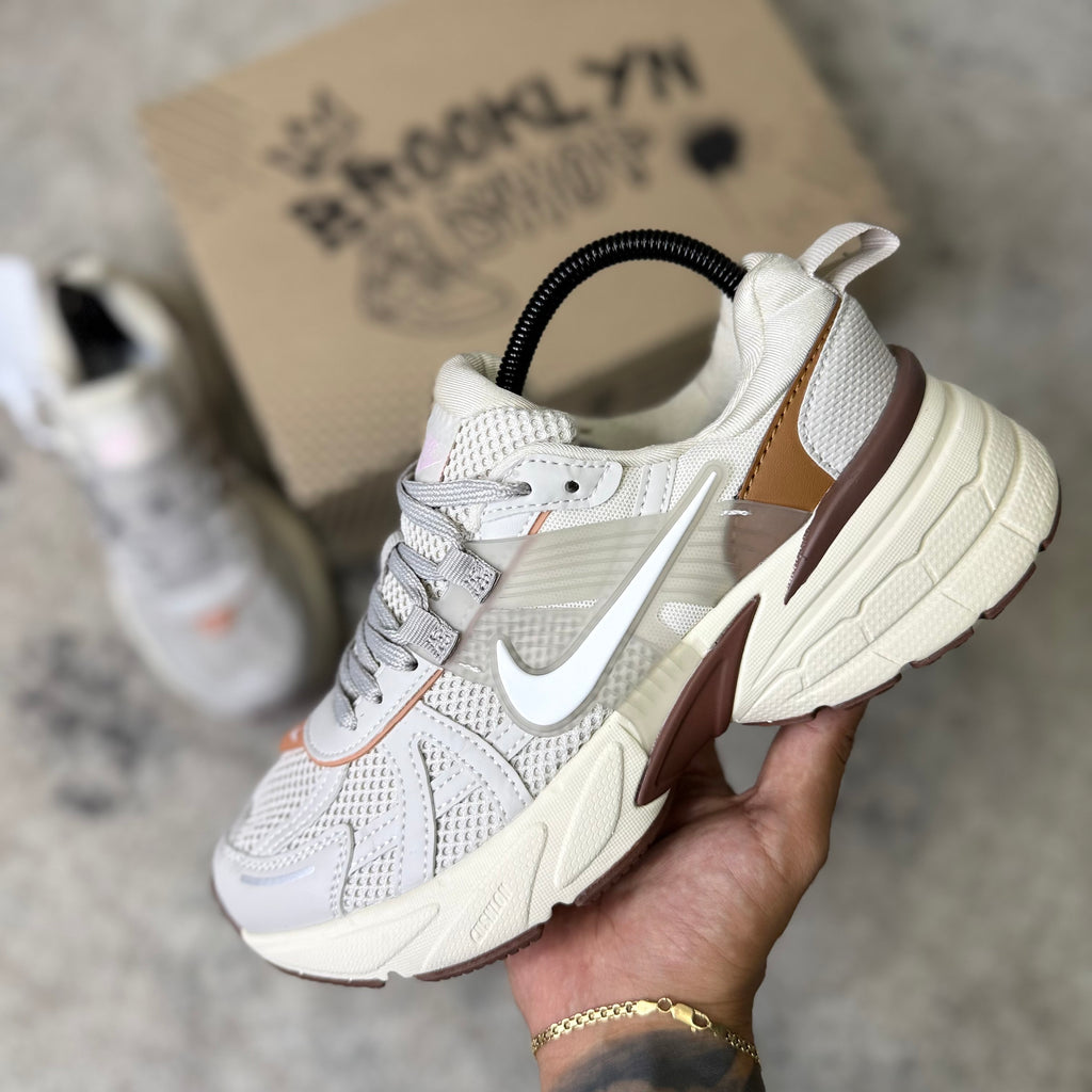 NIKE V2K RUN