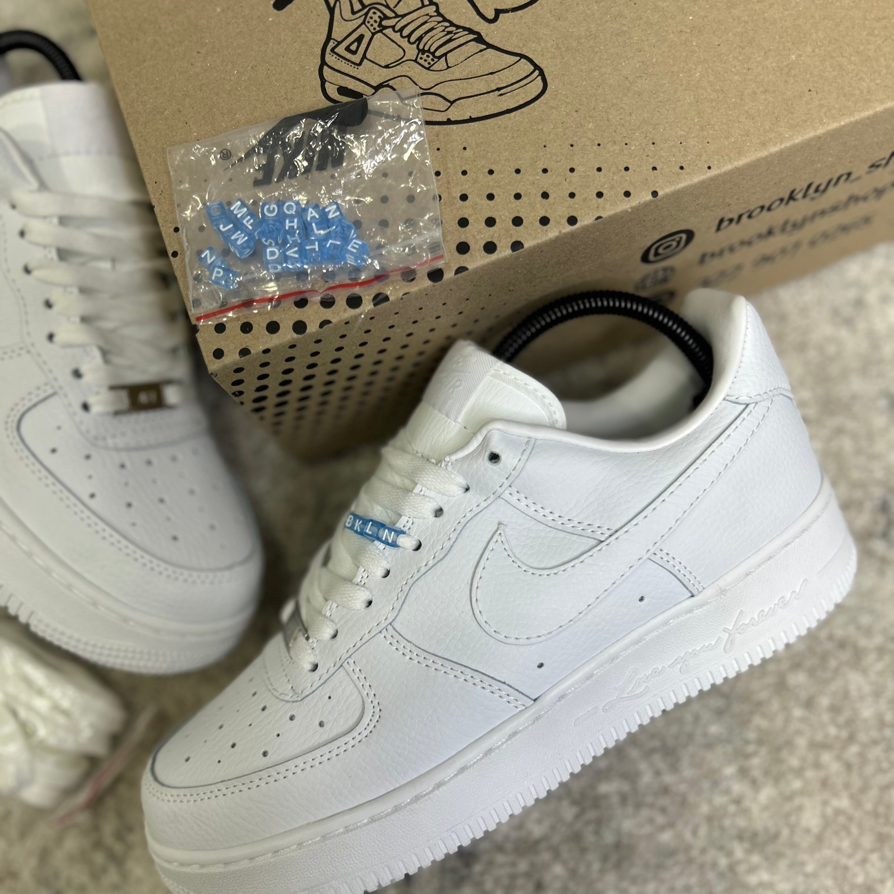 NIKE AIR FORCE 1 - DRAKE LOVER BOY