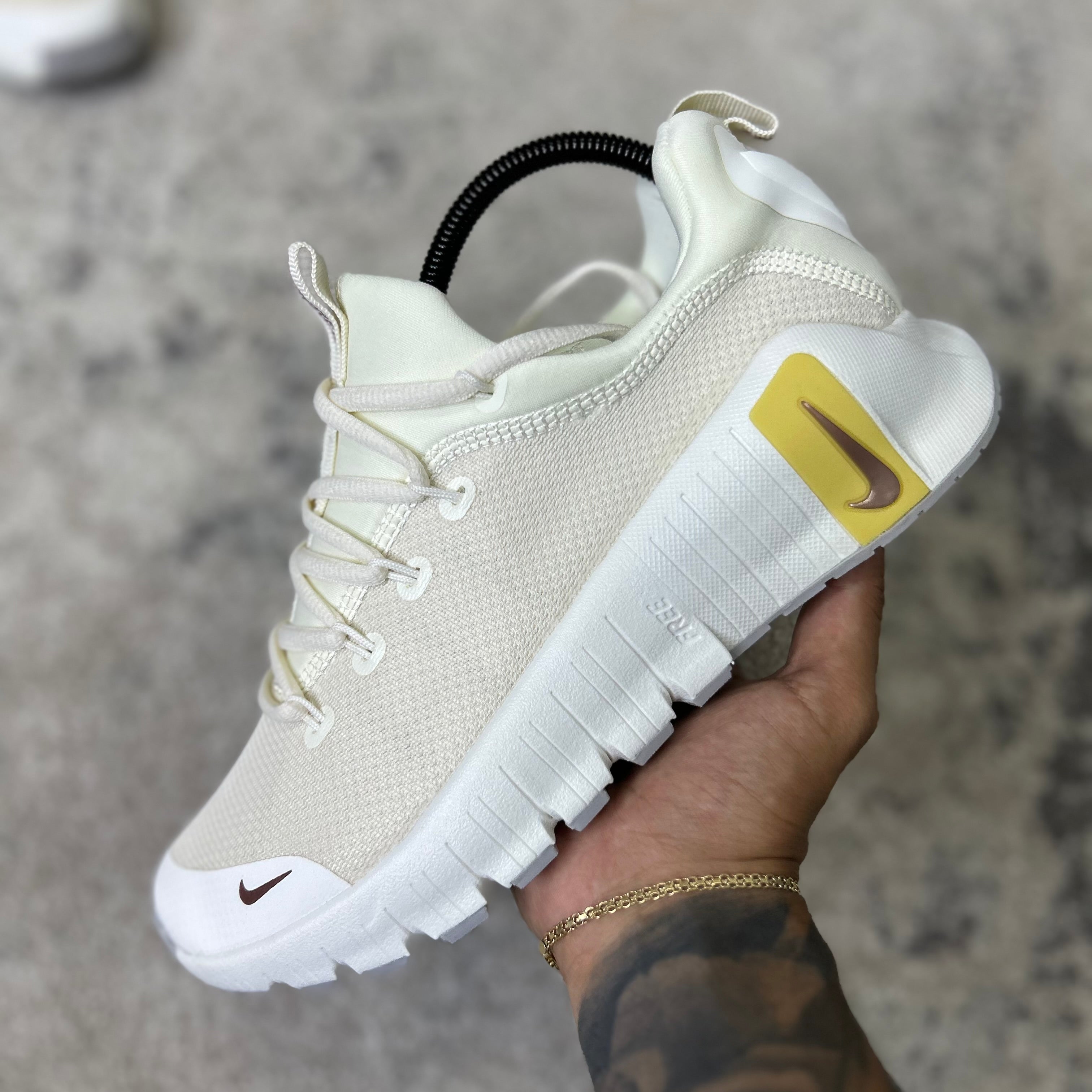 NIKE FREE METCOM 6 - BEIGE