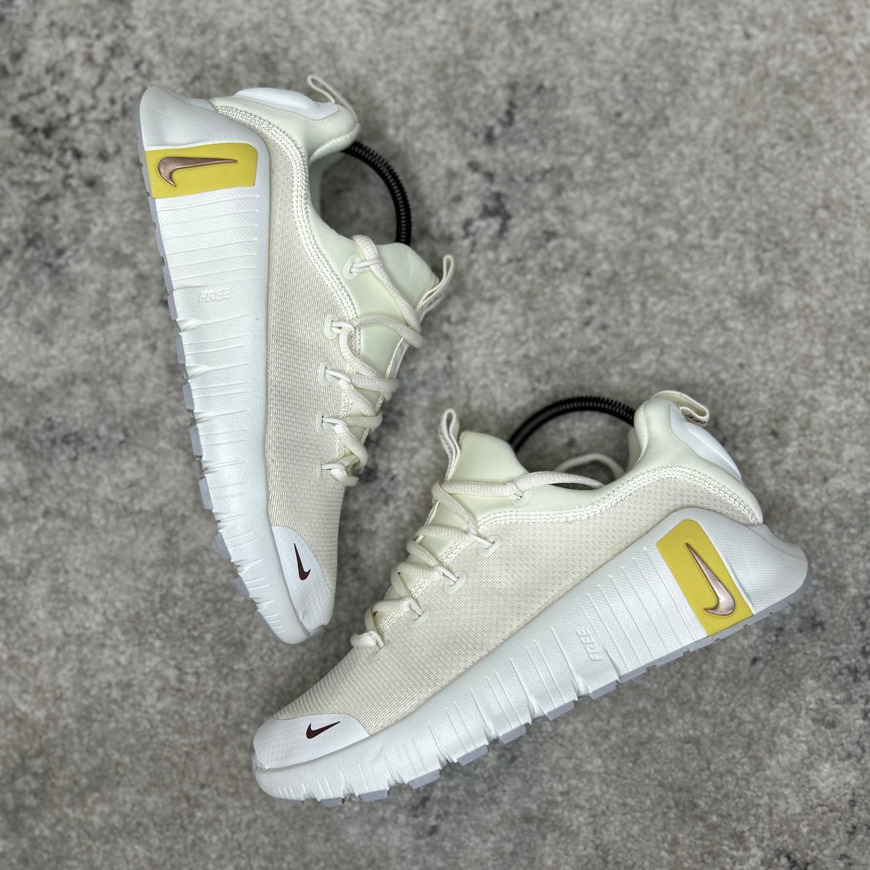 NIKE FREE METCOM 6 - BEIGE