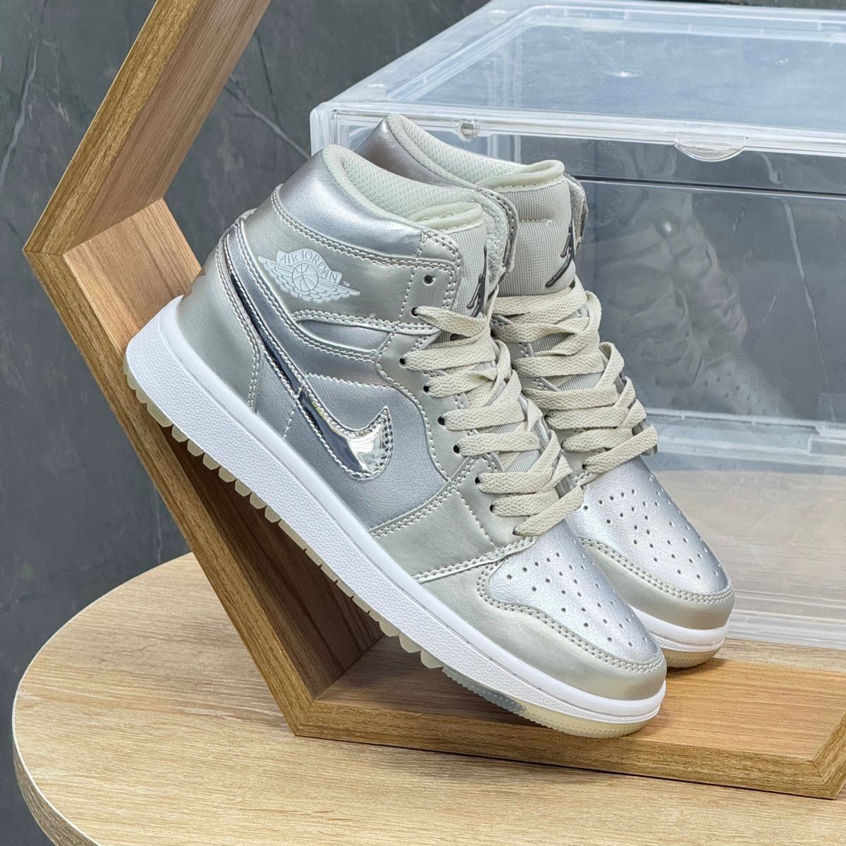 BOTA AIR JORDAN 1 - DAMA