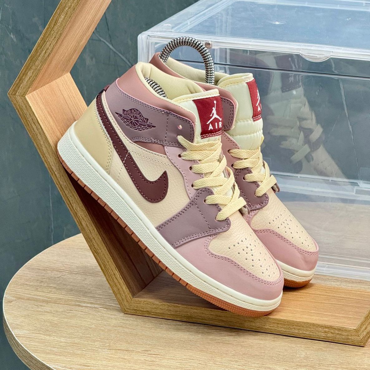 BOTA AIR JORDAN 1 - DAMA