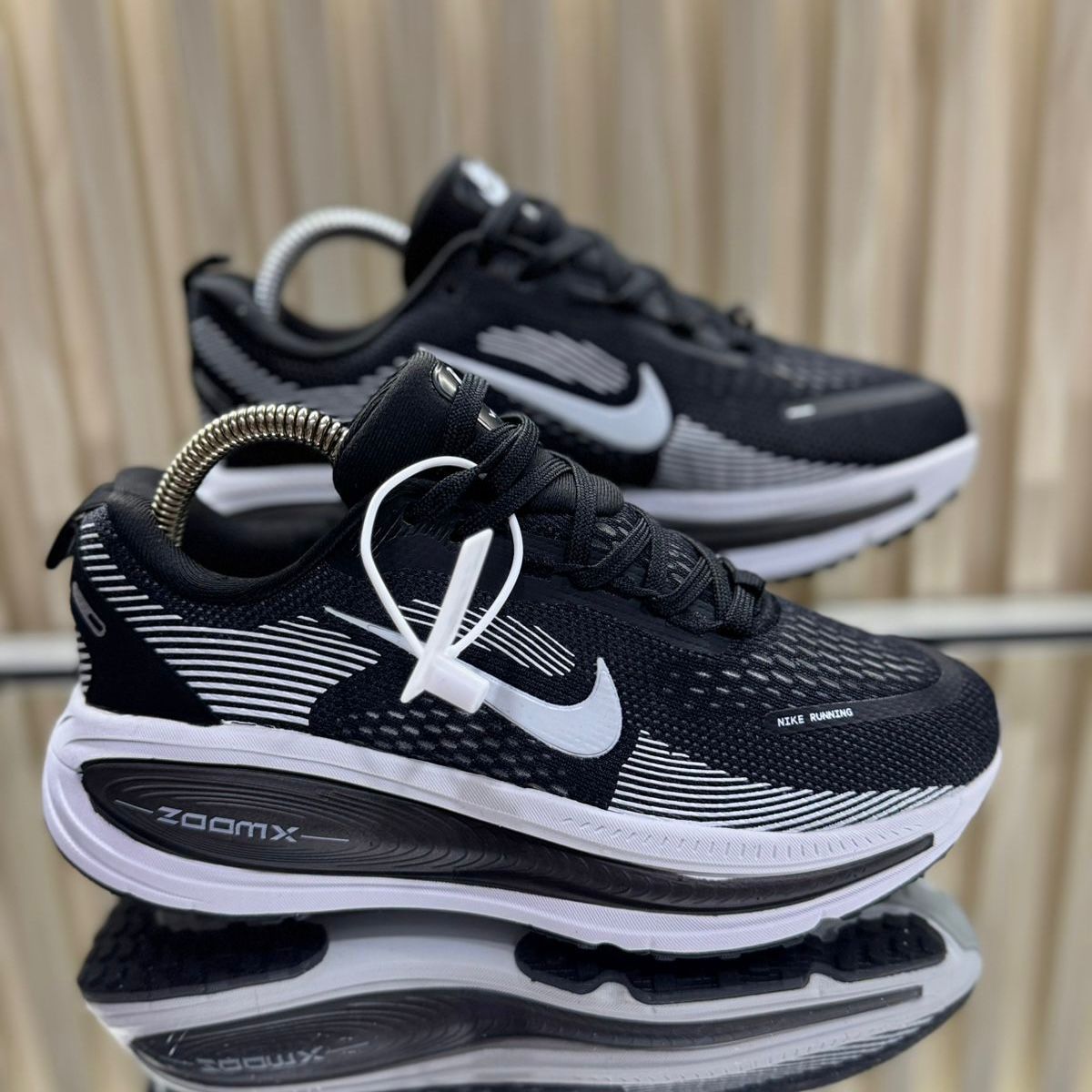 NIKE ZOOMX V - HOMBRE