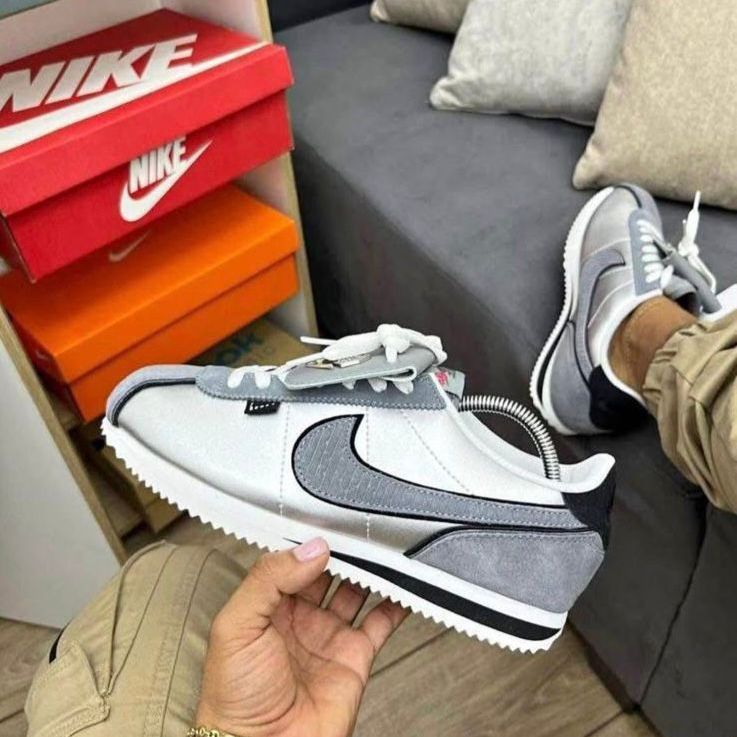 NIKE CORTEZ
