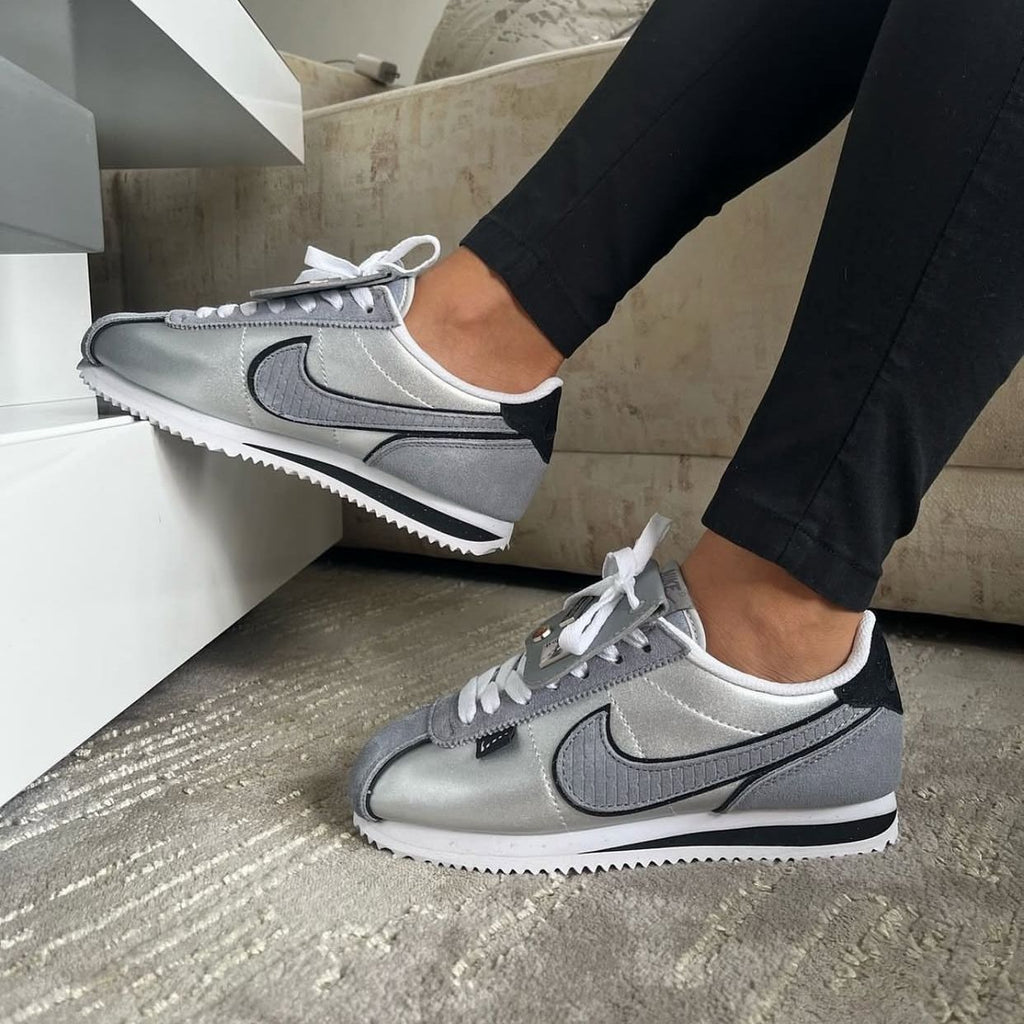 NIKE CORTEZ