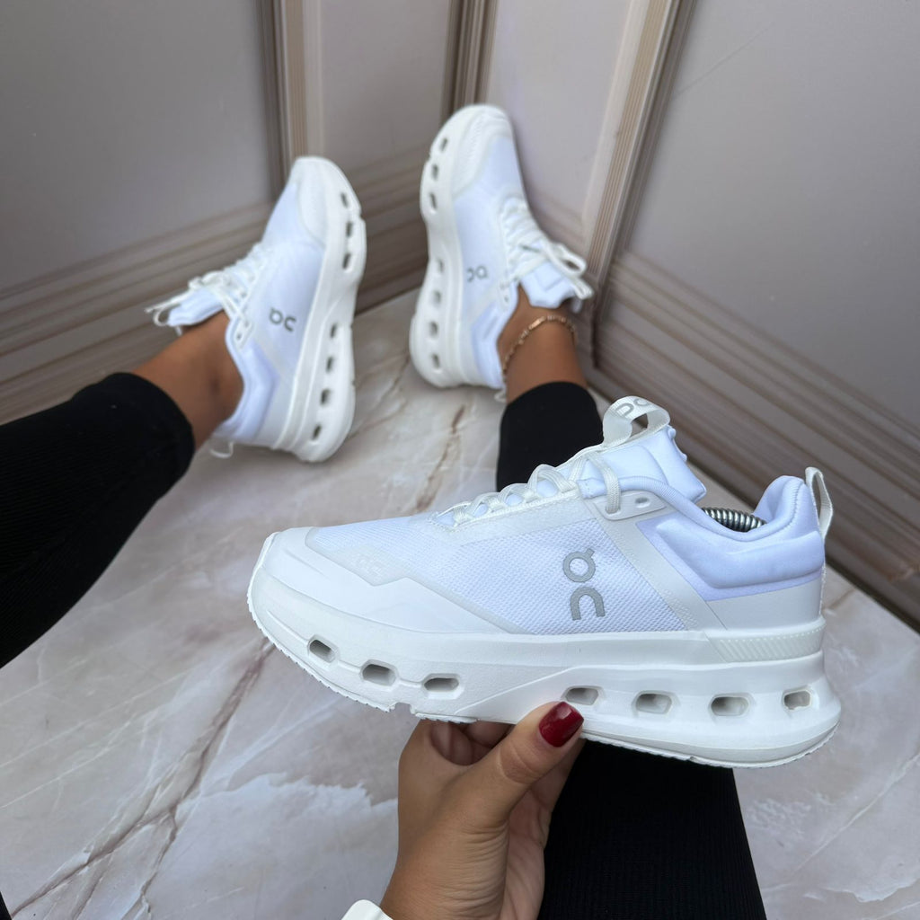 ON CLOUDOVA X