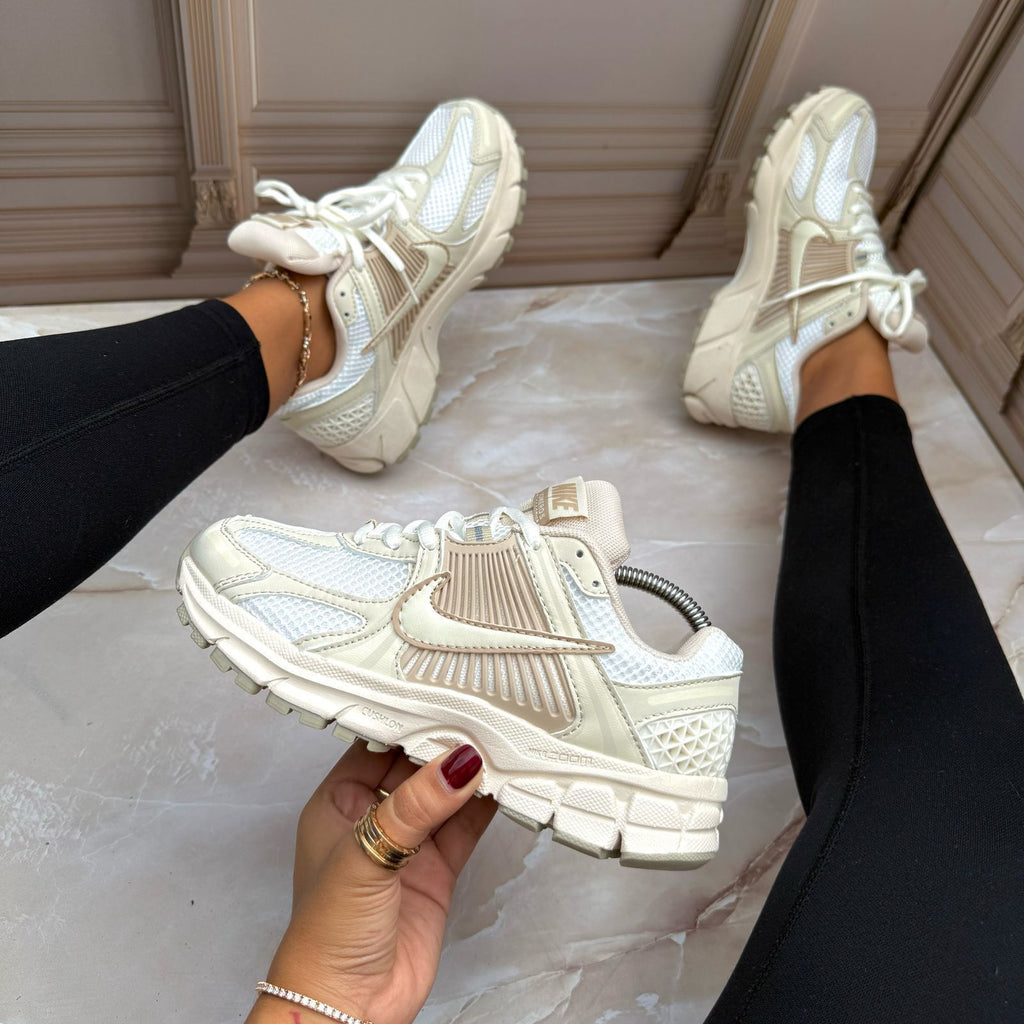 NIKE VOMERO