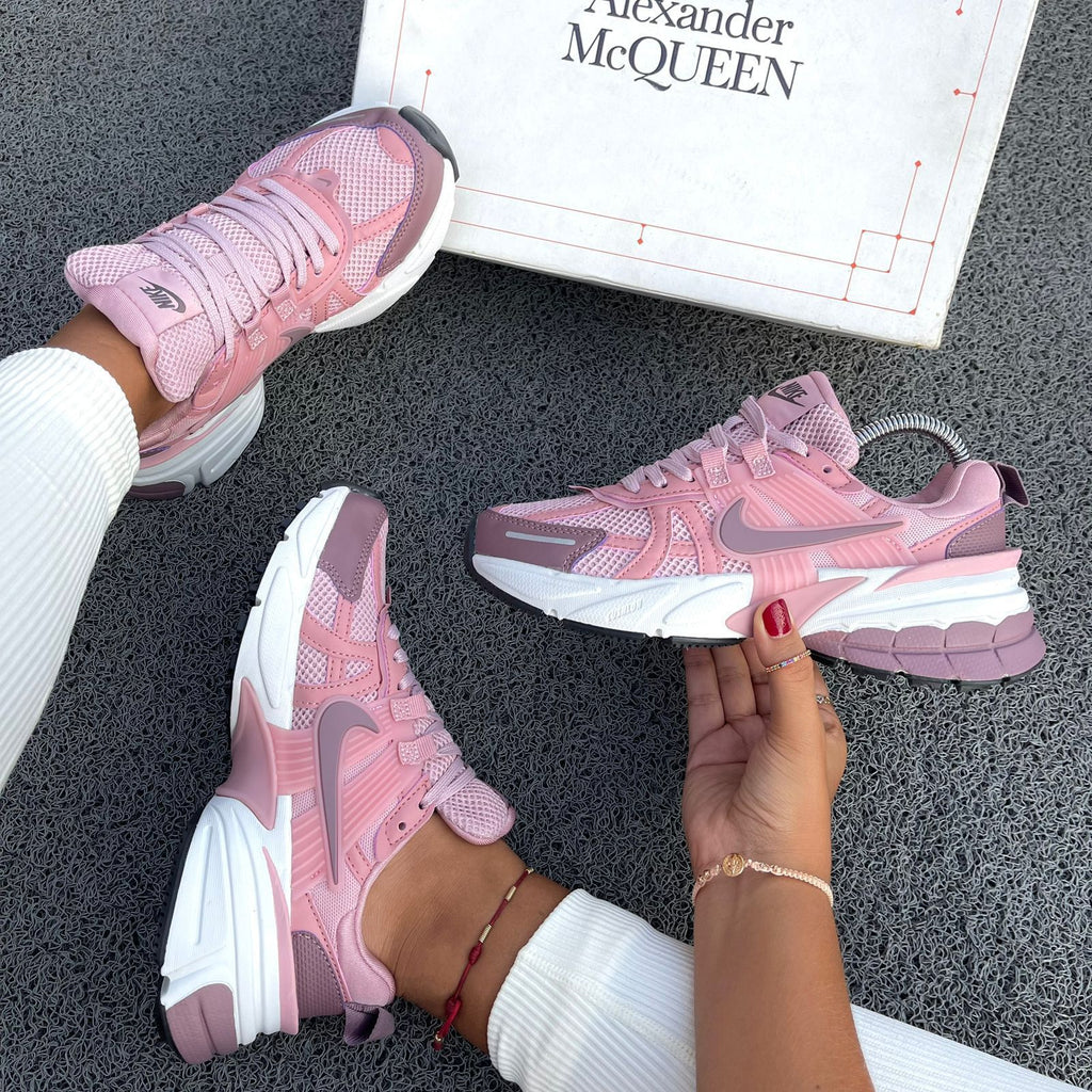 NIKE V2K RUN