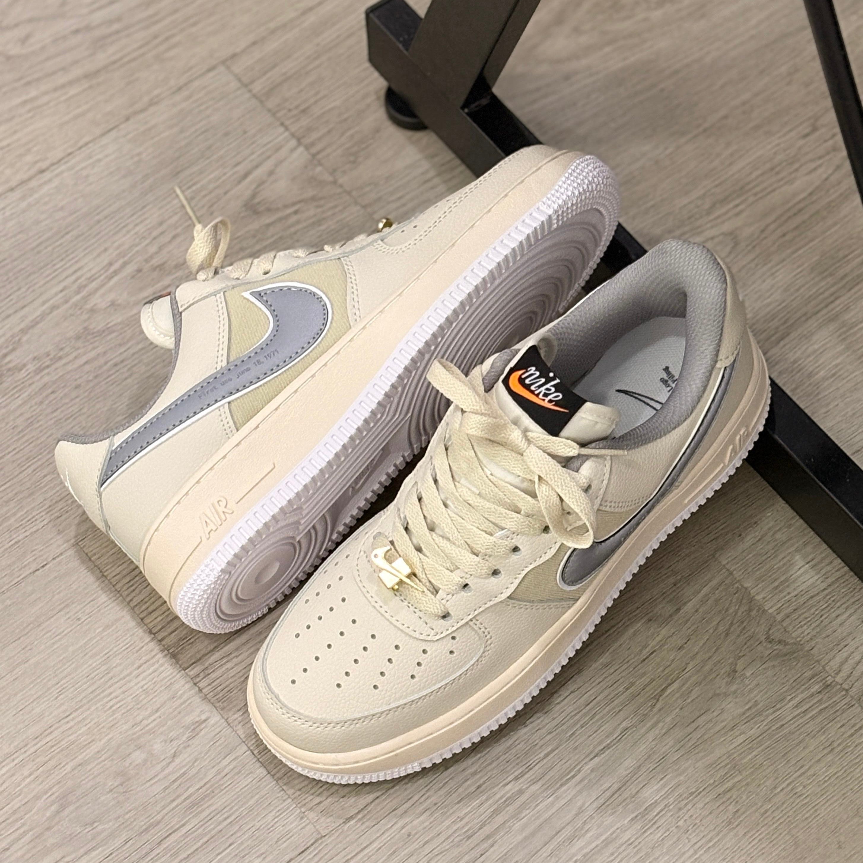NIKE AIR FORCE 1 - BEIGE