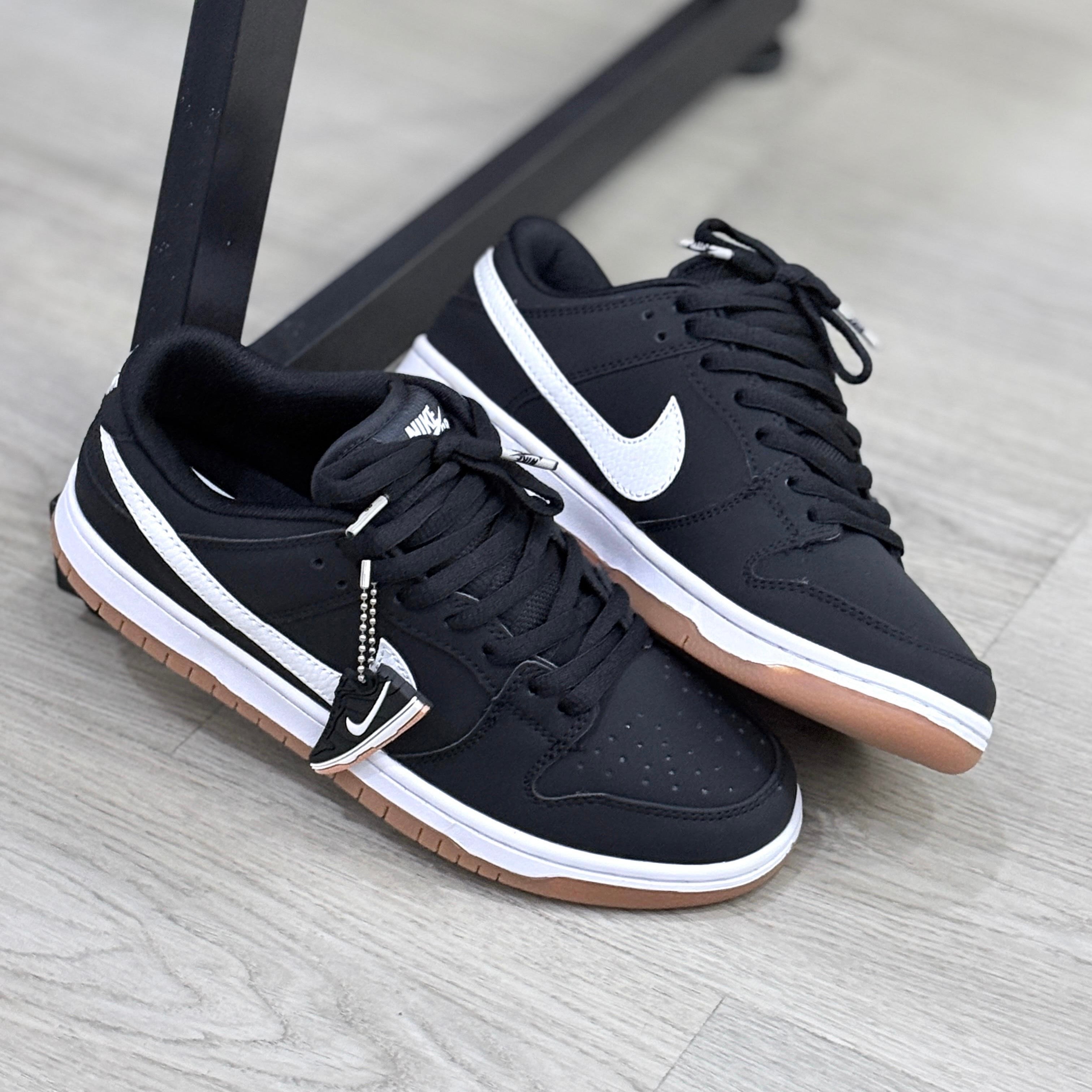 NIKE SB DUNK