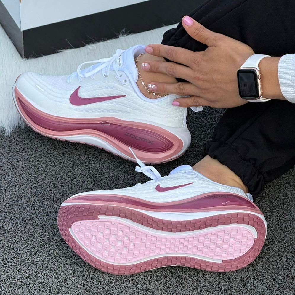 NIKE VOMERO 18 ZOOMX
