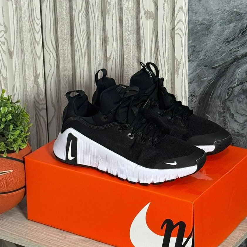 NIKE METCOM 6